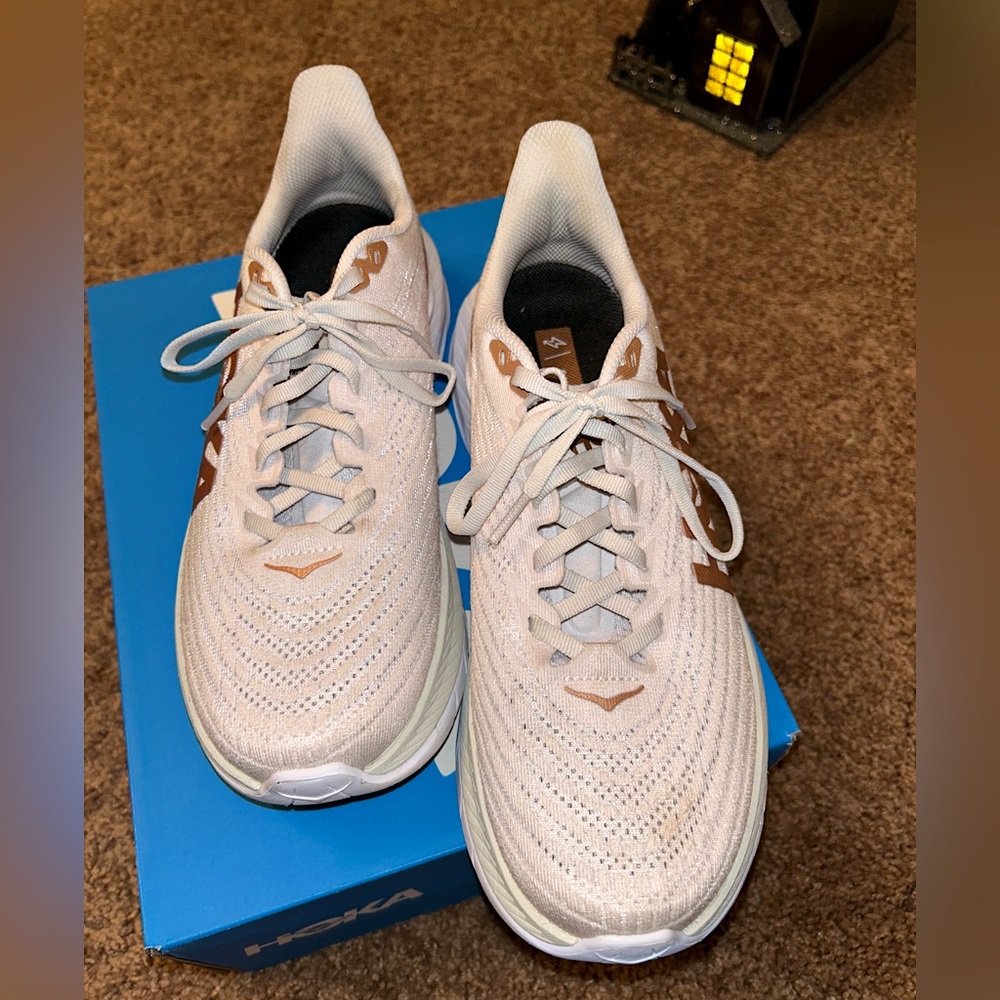 Hoka Mach 5 Size 9B